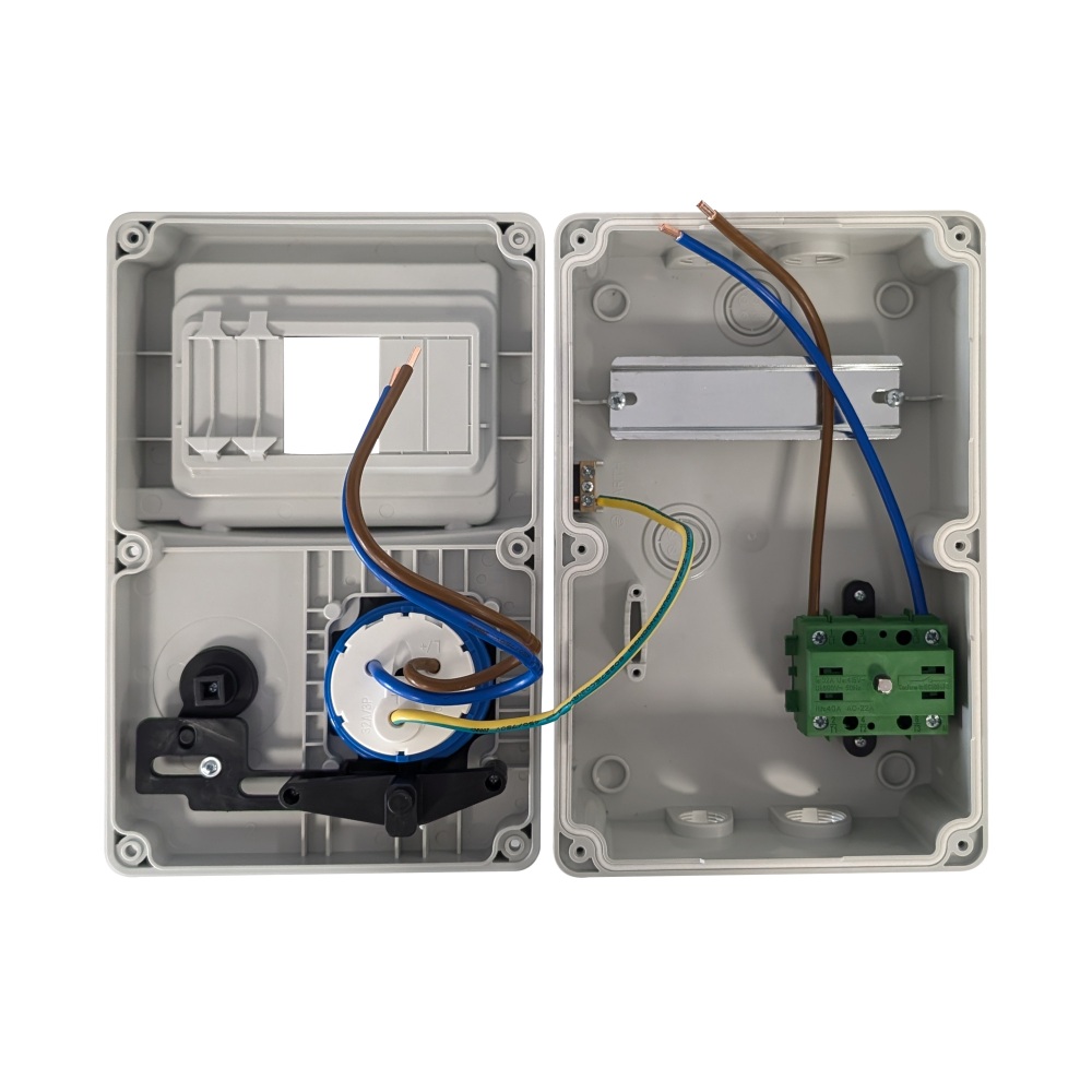 Deligo 32A 3 Pin 230V Blue IP44 Industrial Interlocked Socket c/w Window - ILSRCD230-323P - Image 3
